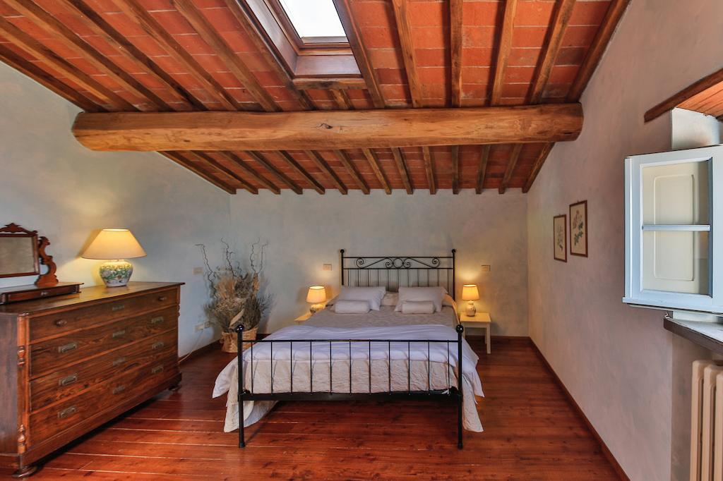 Odina Agriturismo Loro Ciuffenna Habitación foto