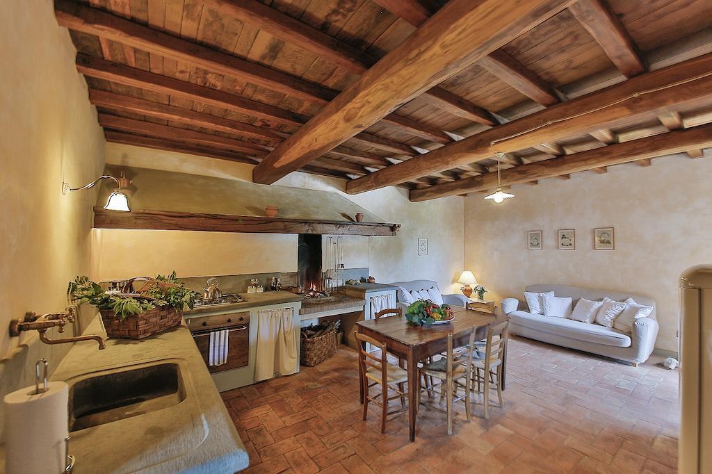 Odina Agriturismo Loro Ciuffenna Habitación foto