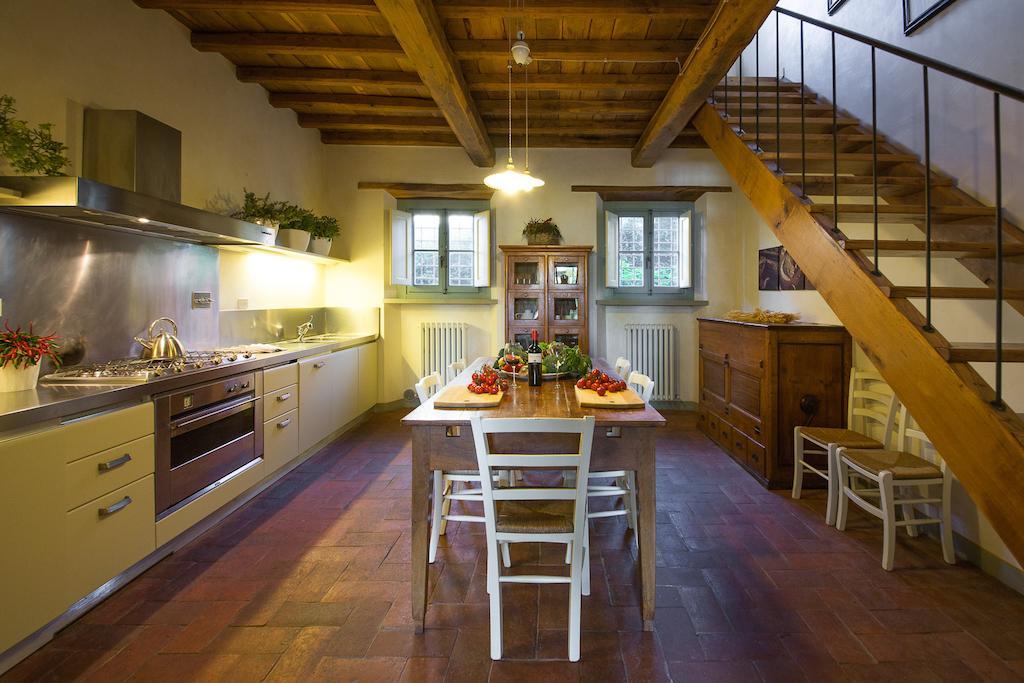 Odina Agriturismo Loro Ciuffenna Habitación foto